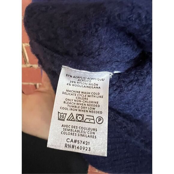 Sweater - Picture 5 of 5